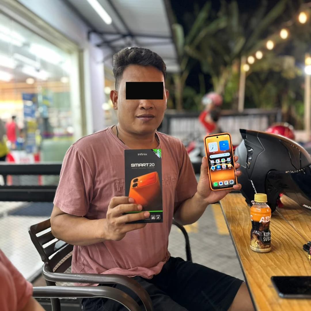 Foto pembeli Pembeli Arah Ponsel