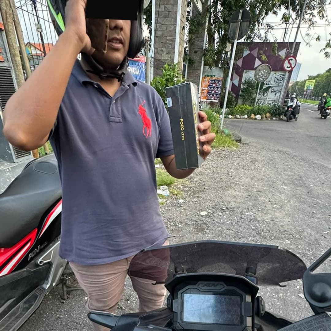 Foto pembeli Pembeli Arah Ponsel